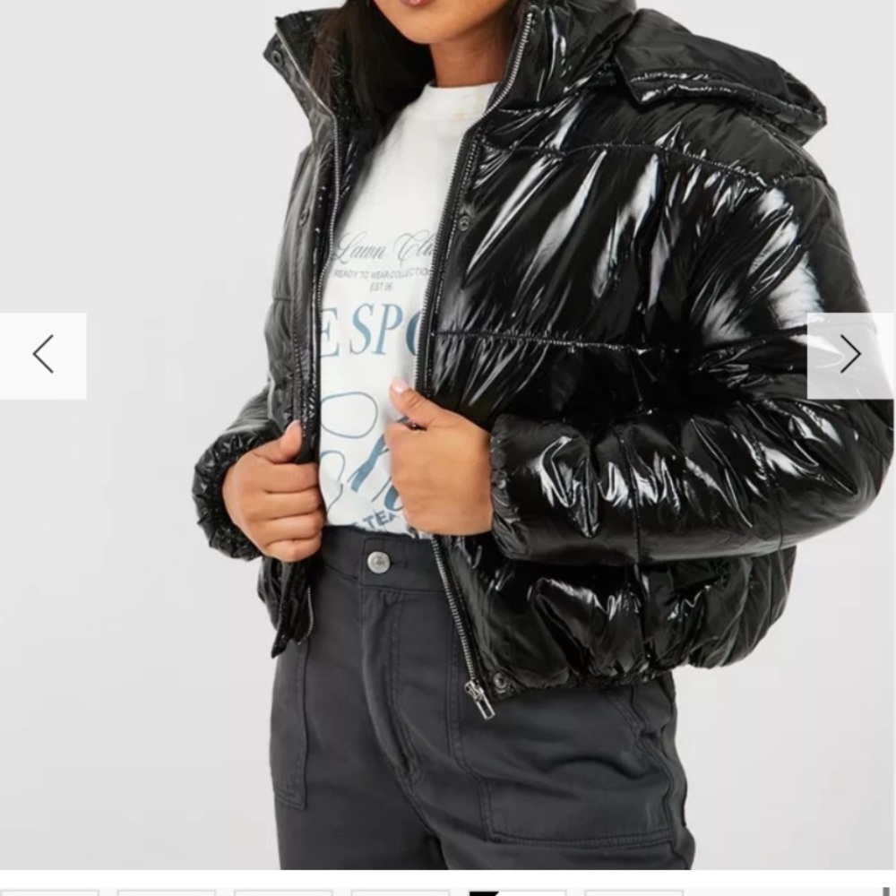 NWT Boohoo Cropped Shiny Puffer Bomber Coat Black - Size 4 Petite